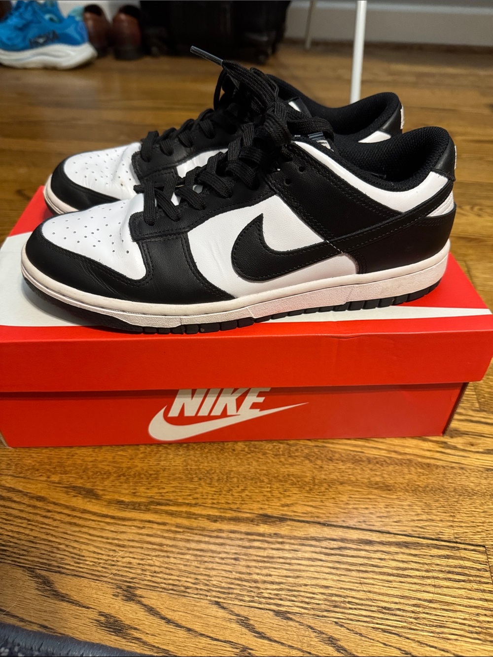 Nike Dunk Low Retro White Black Panda Sneakers *Excellent Condition* worn twice - Picture 3 of 5